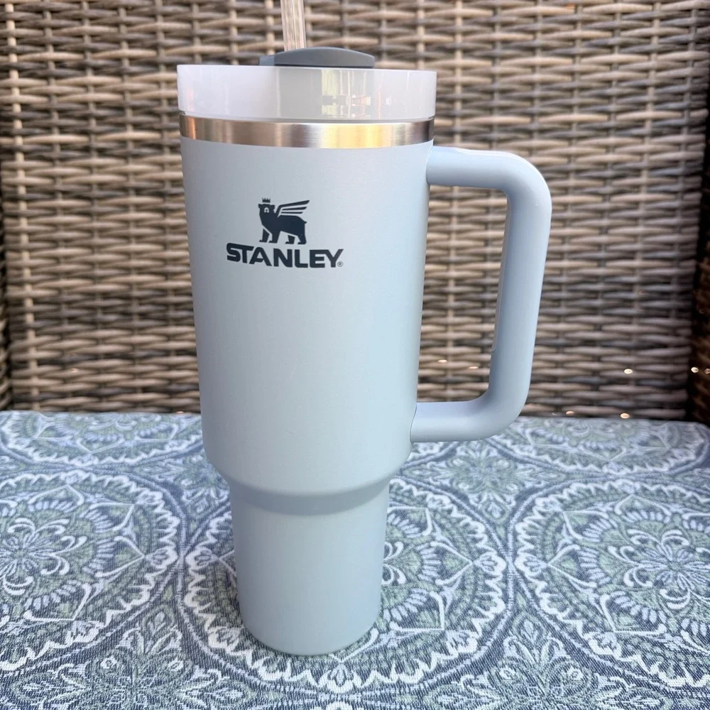 Stanley The Quencher H2.0 Flowstate Tumbler 40oz Chambray Blue Water Bottle Mug - Picture 2 of 13